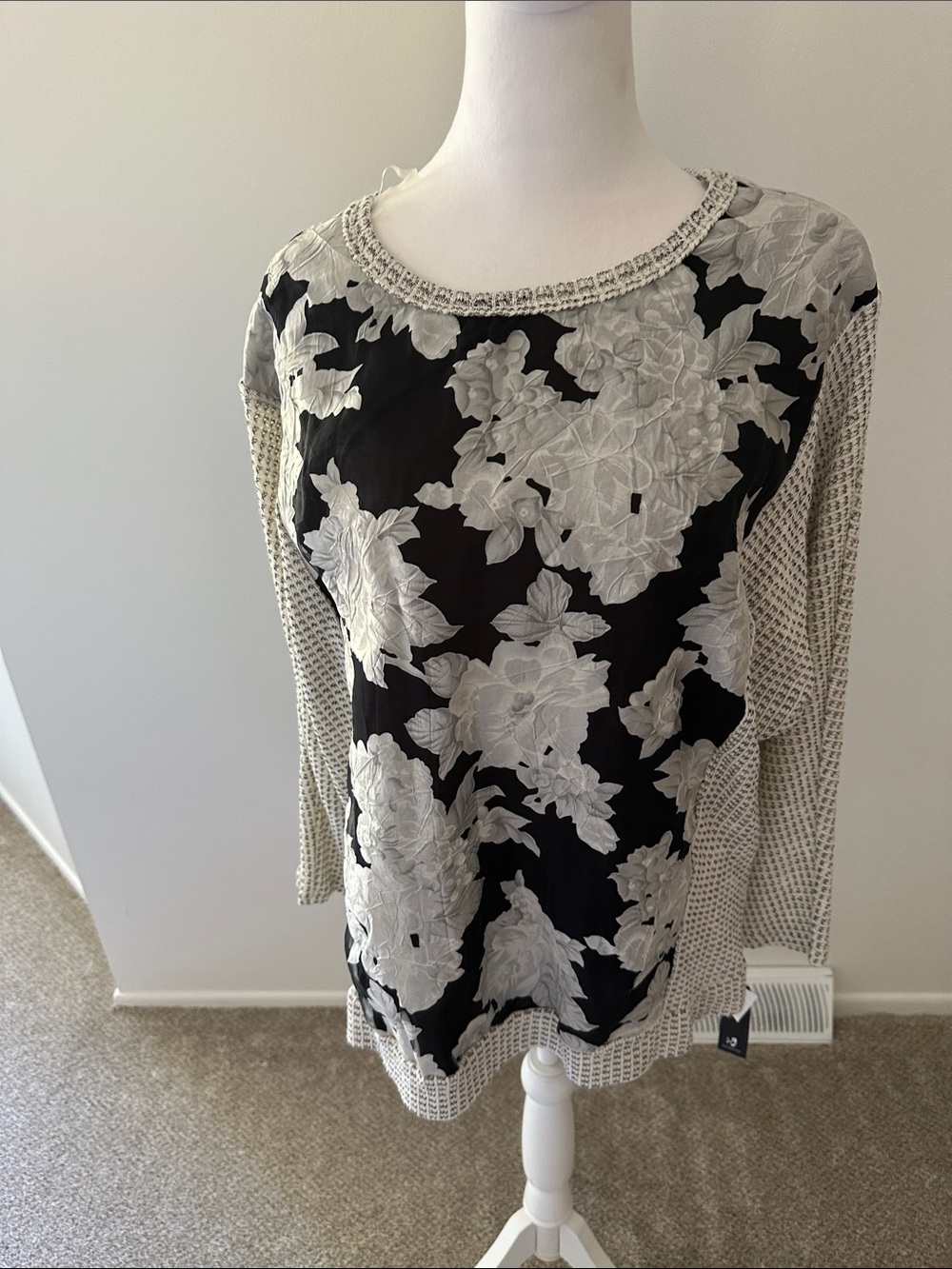Ing Floral Black and White Mixed-Print Long Sleeve Top size 1X